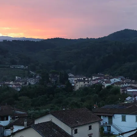 Tranquil Tuscan House With Pool And Scenic Views 度假居